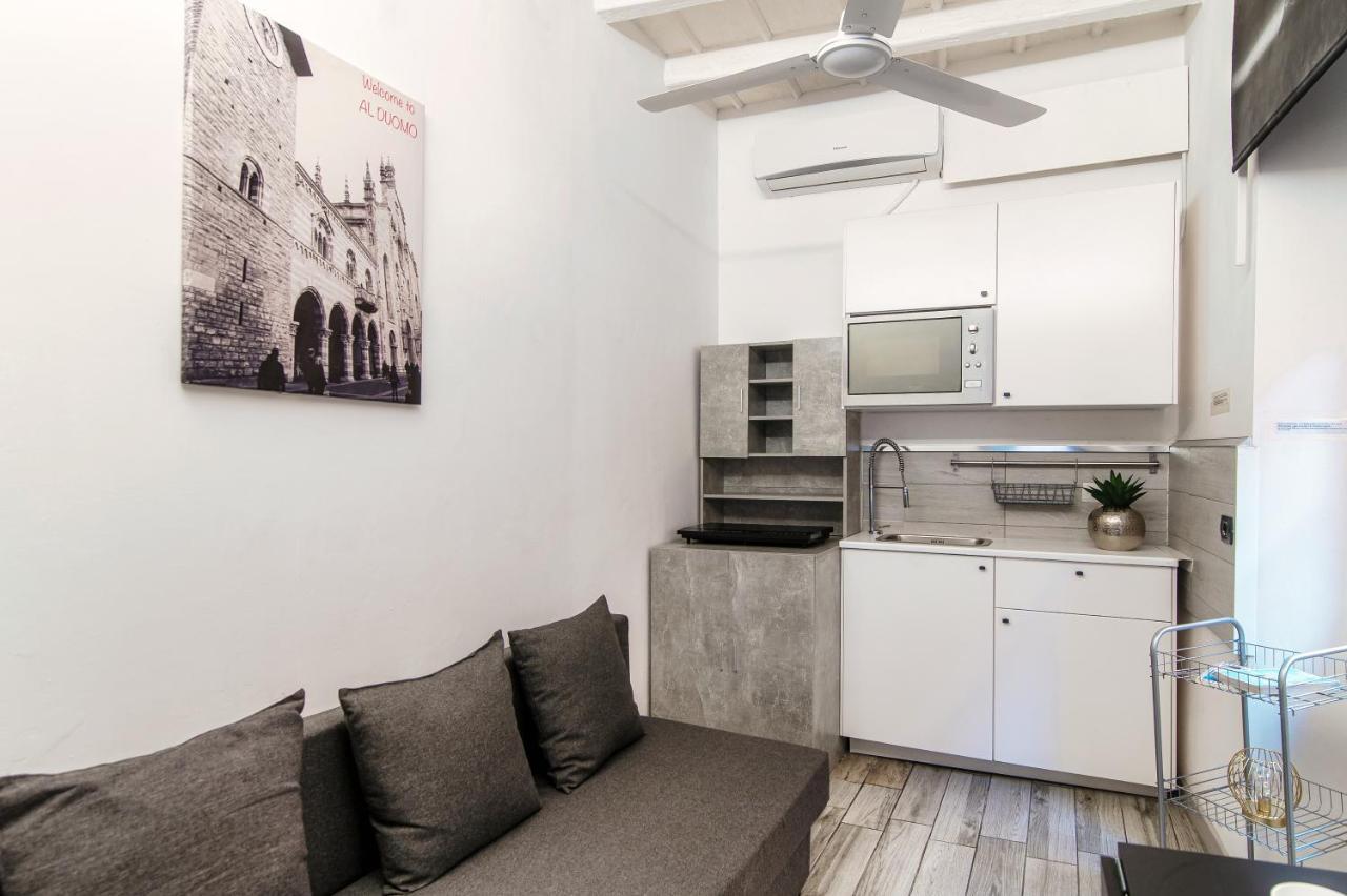 Joivy Al Duomo Guest House โกโม ภายนอก รูปภาพ