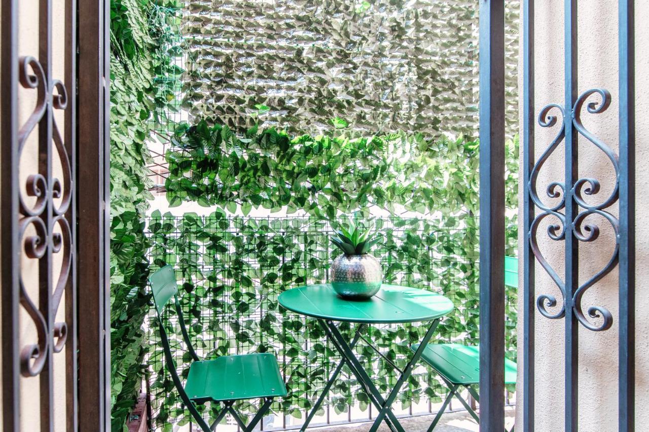 Joivy Al Duomo Guest House โกโม ภายนอก รูปภาพ