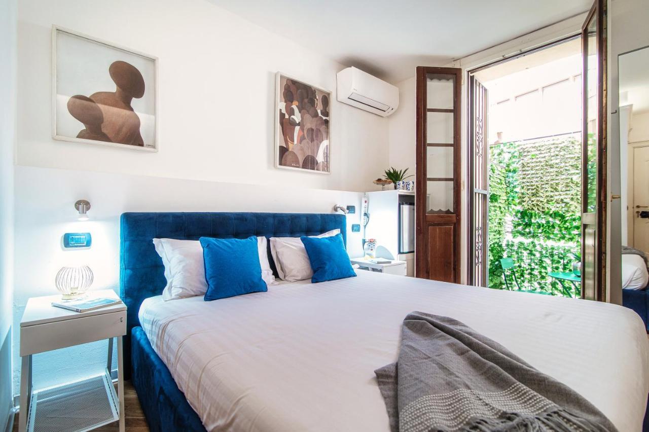Joivy Al Duomo Guest House โกโม ภายนอก รูปภาพ
