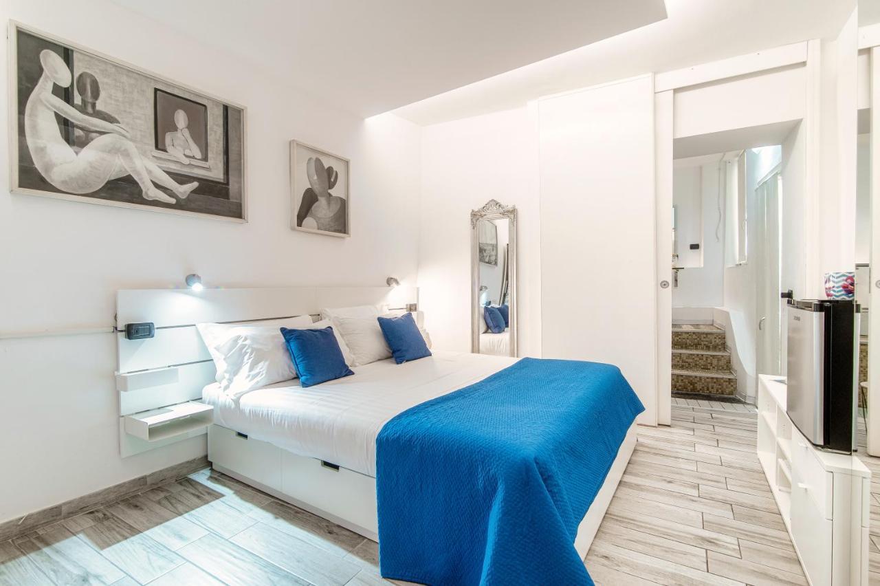 Joivy Al Duomo Guest House โกโม ภายนอก รูปภาพ