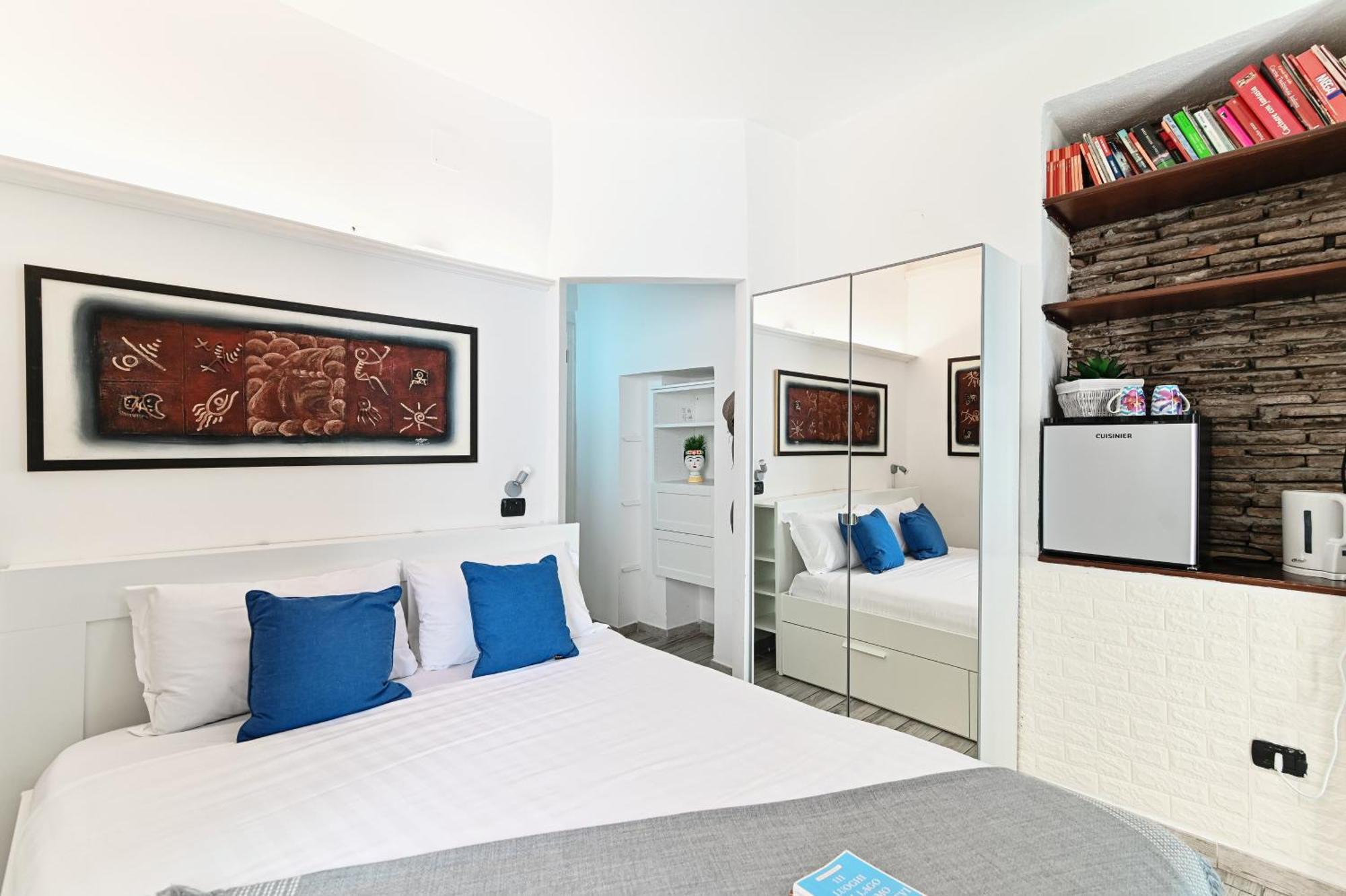 Joivy Al Duomo Guest House โกโม ภายนอก รูปภาพ