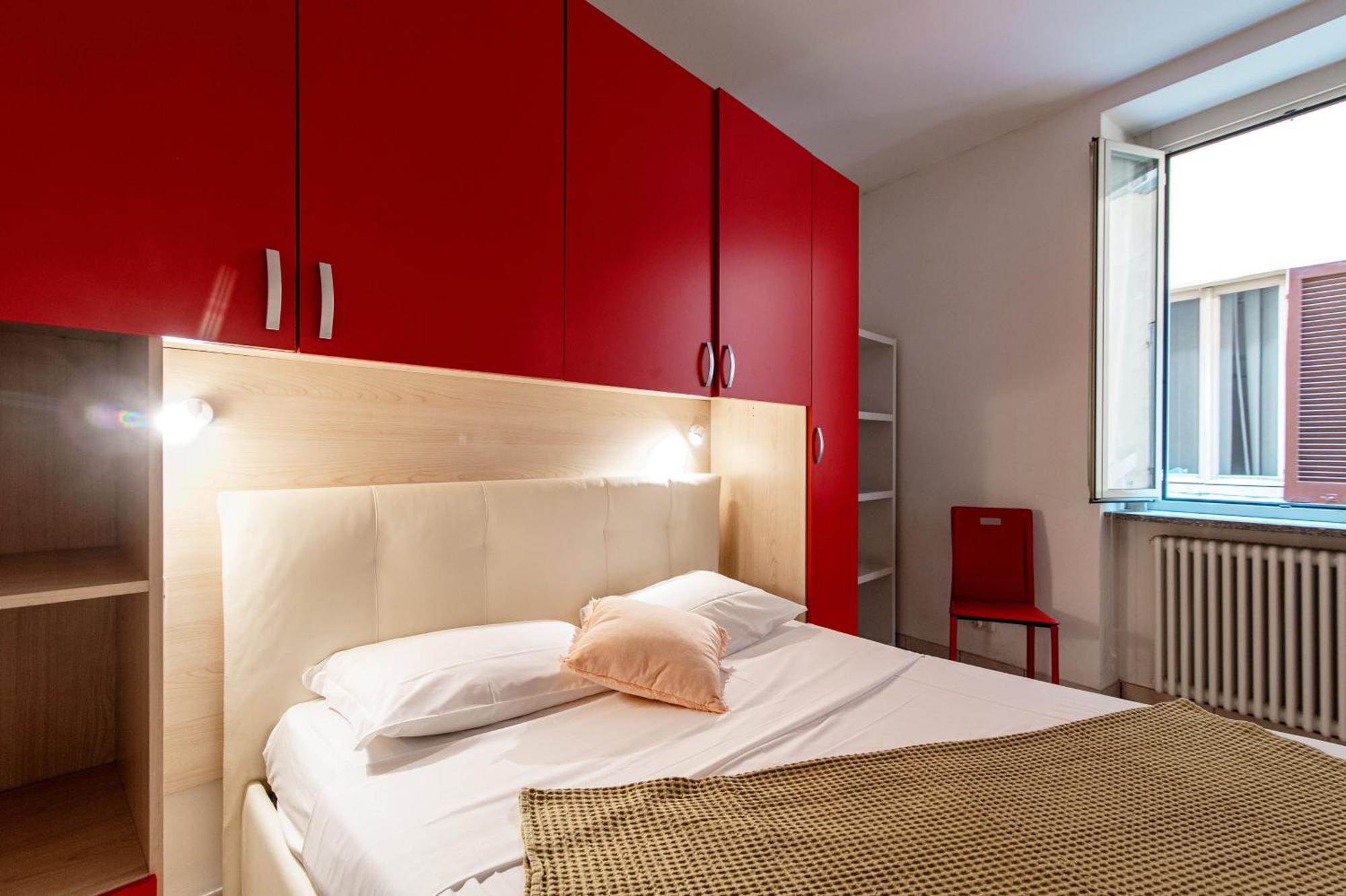 Joivy Al Duomo Guest House โกโม ภายนอก รูปภาพ