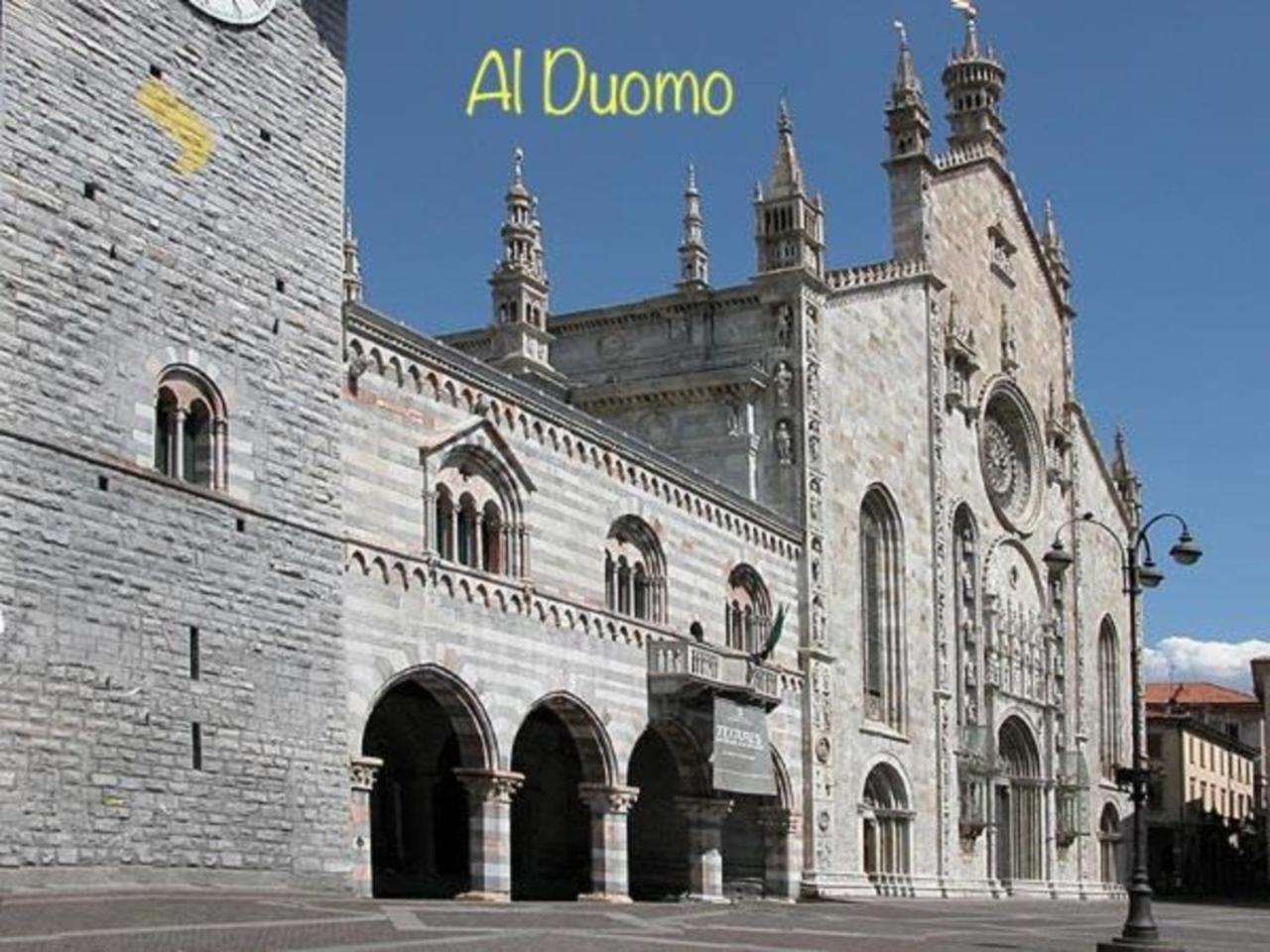 Joivy Al Duomo Guest House โกโม ภายนอก รูปภาพ